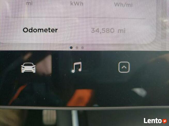 MODEL 3, 2019, lekko uszkodzony tył