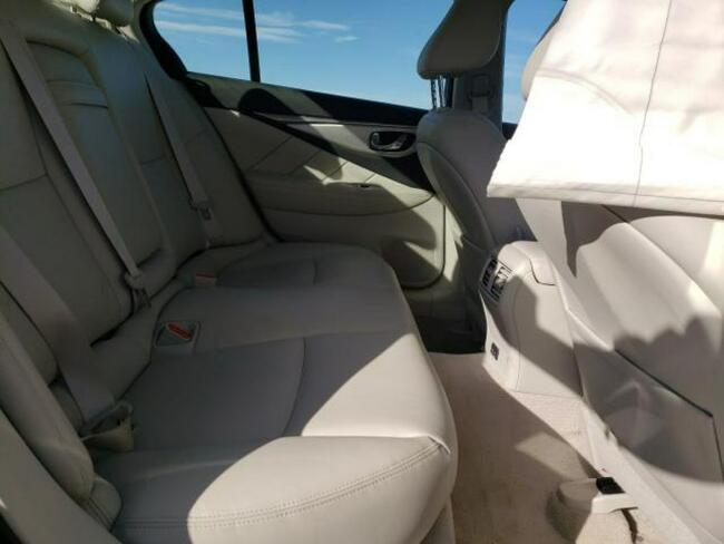 Infiniti Q50 2020, 3.0L, Pure, porysowany lakier