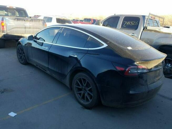 Tesla Model 3 2018, Long Range, 4x4 porysowany lakier