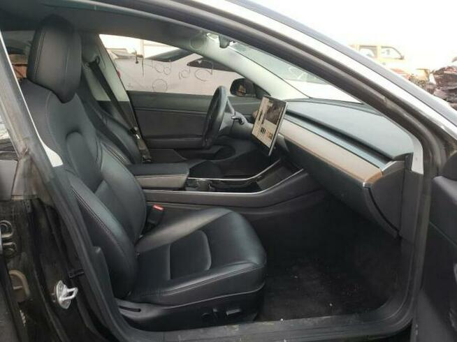Tesla Model 3 2018, Long Range, 4x4 porysowany lakier