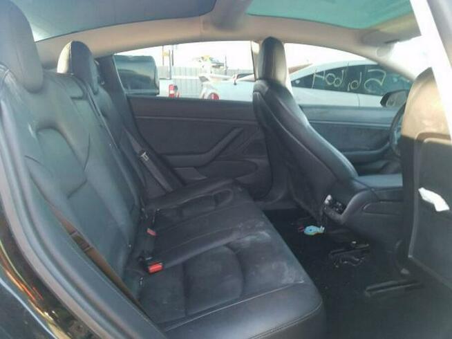 Tesla Model 3 2018, Long Range, 4x4 porysowany lakier