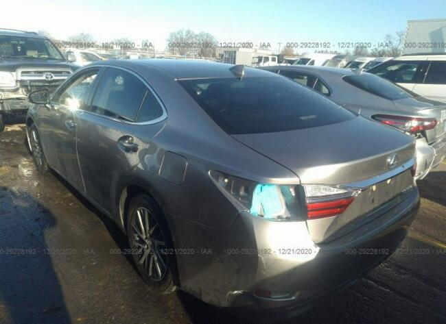 Lexus ES350 2018, 3.5L, lekko uszkodzony tył