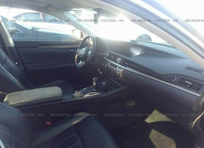 Lexus ES350 2018, 3.5L, lekko uszkodzony tył