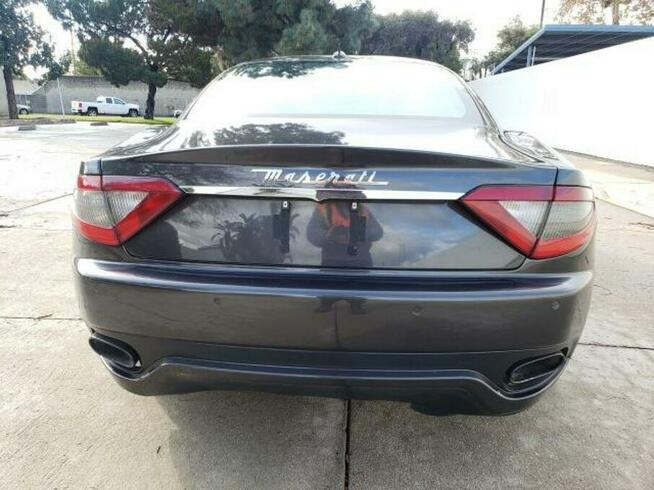 Maserati GranTurismo 2014, 4.7L, uszkodzony bok