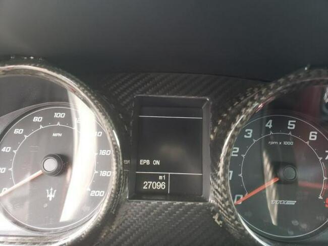 Maserati GranTurismo 2014, 4.7L, uszkodzony bok