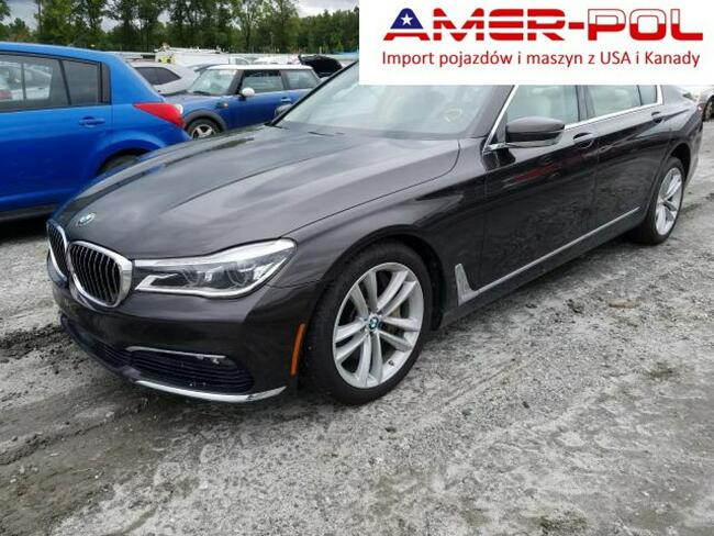 BMW 750 2017, 4.4L, 4x4, porysowany lakier