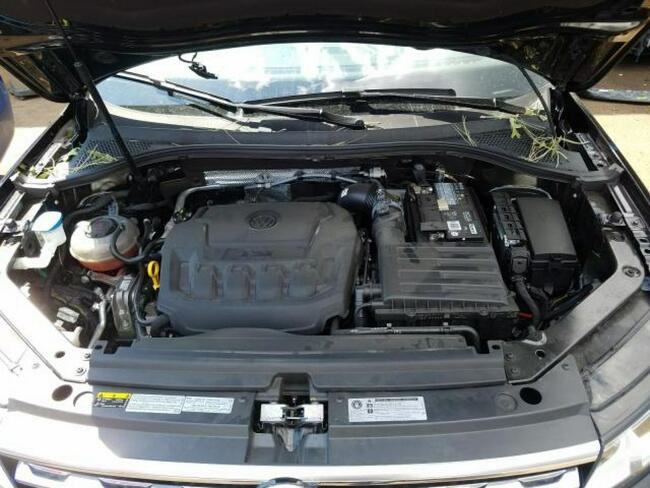 Volkswagen Tiguan 2018, 2.0L, 4x4, SE, po gradobiciu