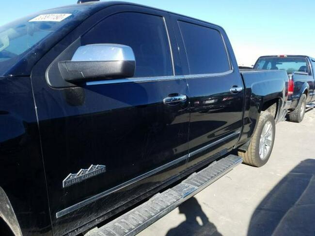 Chevrolet Silverado 2017, 5.3L, C1500, porysowany lakier