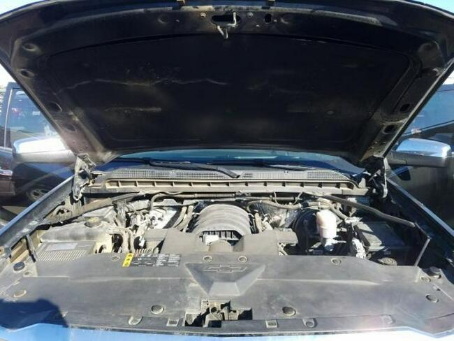 Chevrolet Silverado 2017, 5.3L, C1500, porysowany lakier