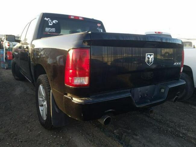 Dodge RAM 2012, 5.7L, 1500 ST, porysowany lakier