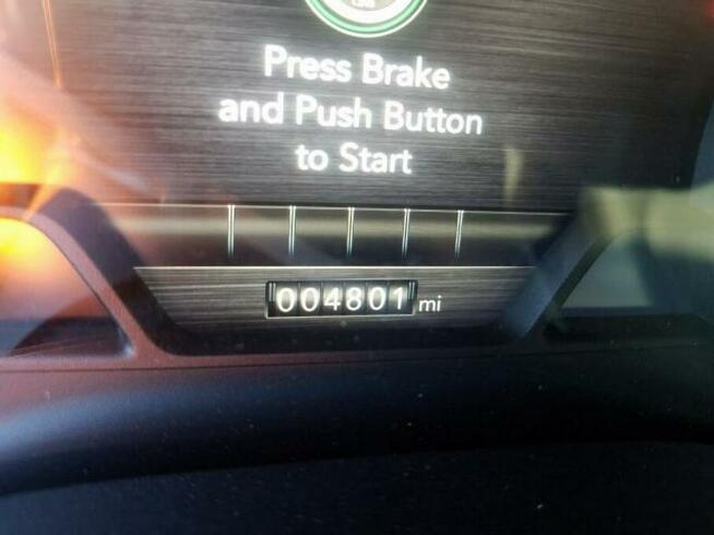 RAM 1500 2020, 5.7L, 4x4, uszkodzony bok