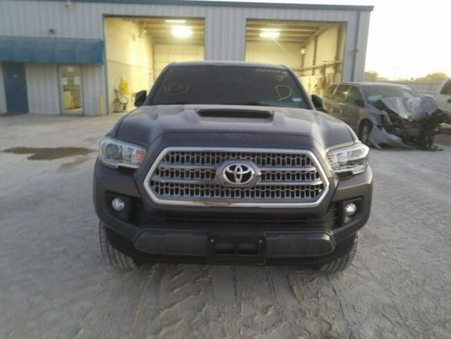 Toyota Tacoma 2016, 3.5L, Double Cab, po gradobiciu