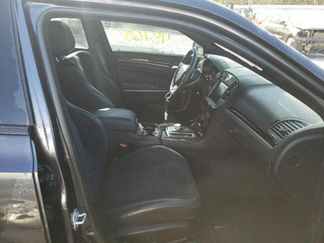 Chrysler 300C 2018, 3.6L, porysowany lakier