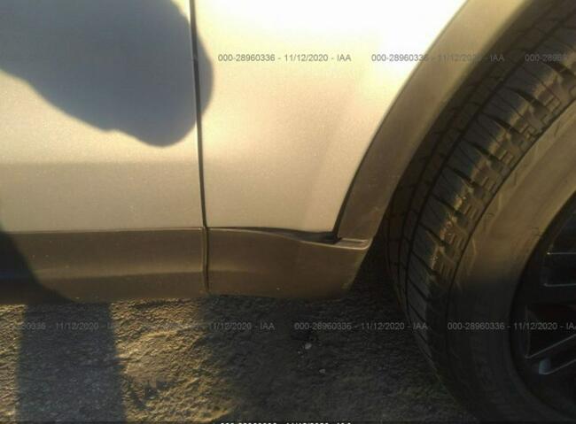 Land Rover Discovery 2017, 3.0L, 4x4, lekko uszkodzony bok