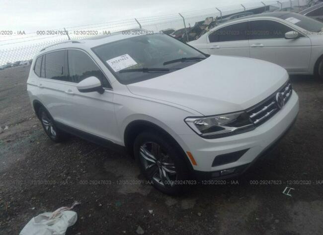 Volkswagen Tiguan 2020, 2.0L, 4x4, uszkodzony lakier