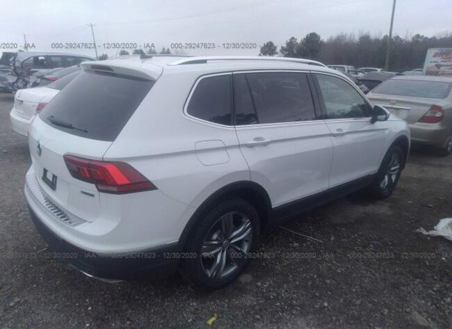 Volkswagen Tiguan 2020, 2.0L, 4x4, uszkodzony lakier