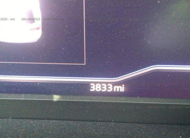 Volkswagen Tiguan 2020, 2.0L, 4x4, uszkodzony lakier