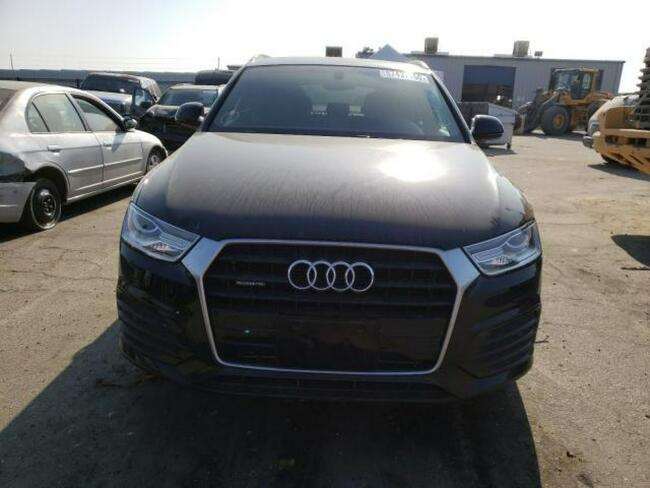 Audi Q3 2018, 2.0L, Premium, porysowany lakier