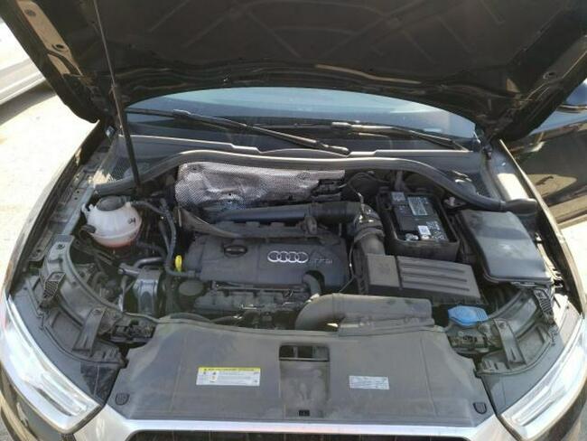 Audi Q3 2018, 2.0L, Premium, porysowany lakier