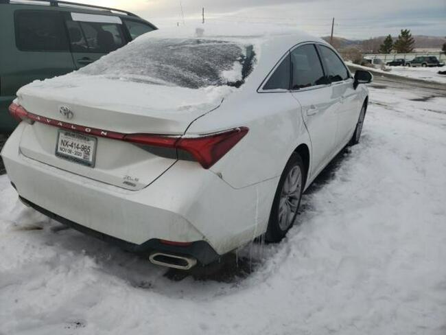 Toyota Avalon 2021, 2.5L, XLE, 4x4, porysowany lakier