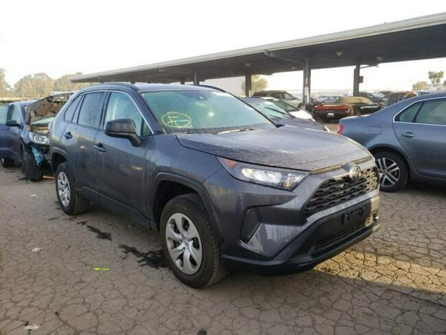 Toyota RAV-4 2020, 2.5L, wersja LE, porysowany lakier