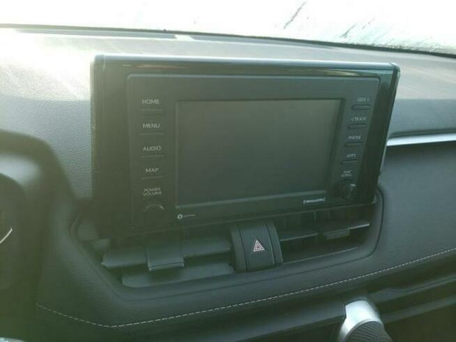 Toyota RAV-4 2020, 2.5L, wersja LE, porysowany lakier