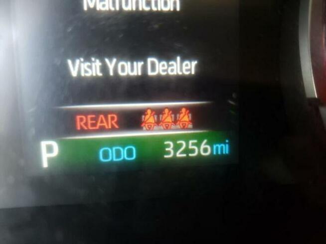 Toyota RAV-4 2020, 2.5L, wersja LE, porysowany lakier