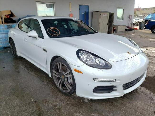 Porsche Panamera 2016, 3.6L, porysowany lakier