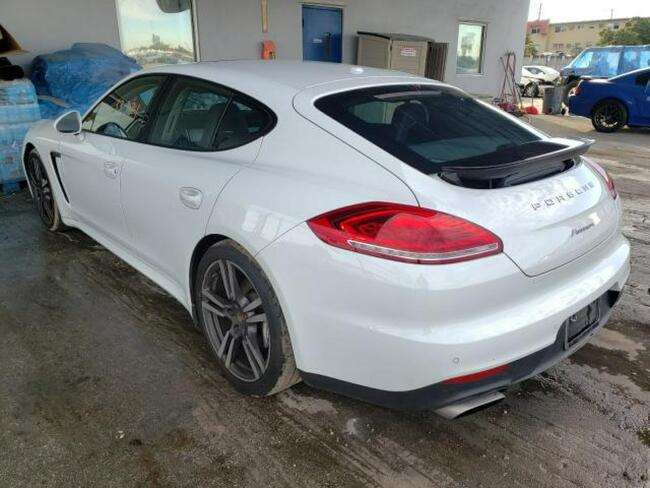 Porsche Panamera 2016, 3.6L, porysowany lakier