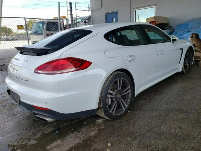 Porsche Panamera 2016, 3.6L, porysowany lakier