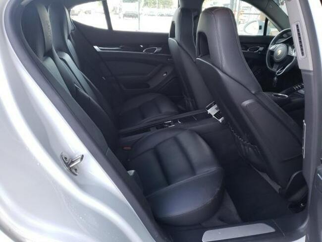 Porsche Panamera 2016, 3.6L, porysowany lakier