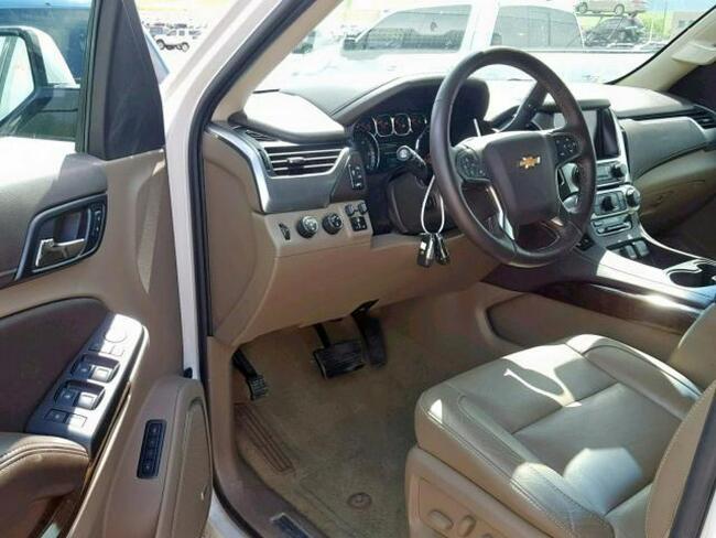 Chevrolet Tahoe 2016, 5.3L, 4x4, po gradobiciu