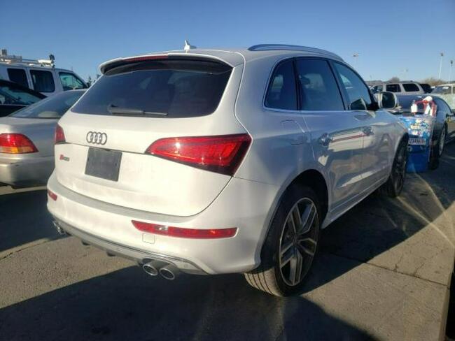 Audi SQ5 2016, 3.0L, 4x4, porysowany lakier