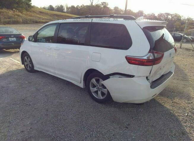 Toyota Sienna 2020, 3.5L, uszkodzony tył