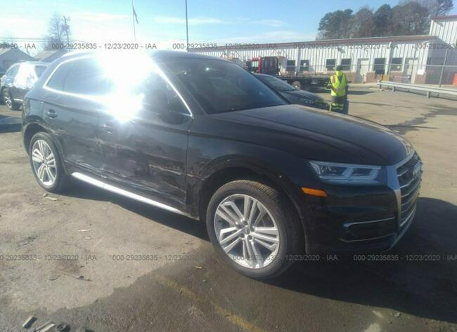 Audi Q5 2019, 2.0L, 4x4, uszkodzony bok