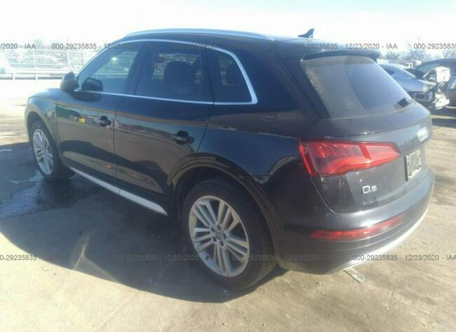 Audi Q5 2019, 2.0L, 4x4, uszkodzony bok