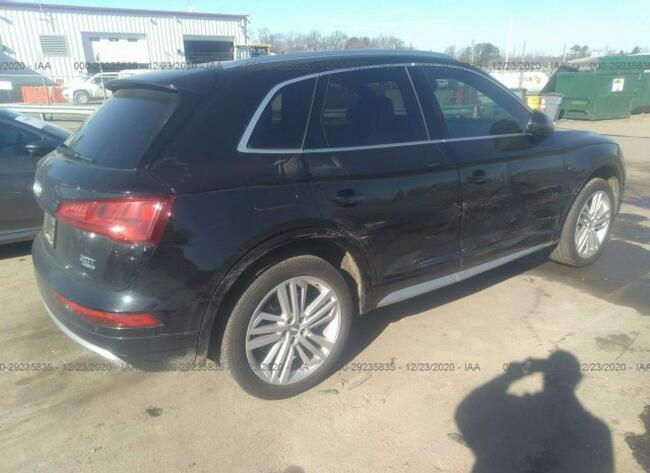 Audi Q5 2019, 2.0L, 4x4, uszkodzony bok