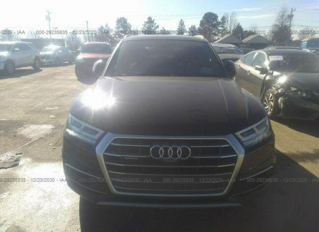 Audi Q5 2019, 2.0L, 4x4, uszkodzony bok
