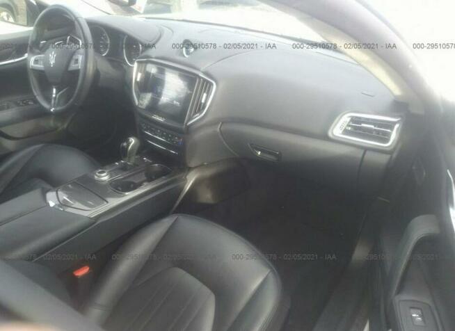 Maserati Ghibli 2017, 3.0L, lekko uszkodzony przód