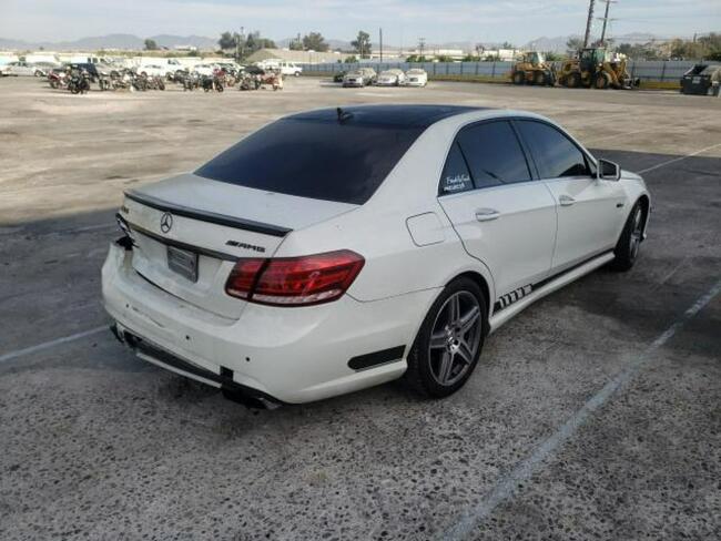 Mercedes E 63 AMG 2010, 6.2L, uszkodzony tył