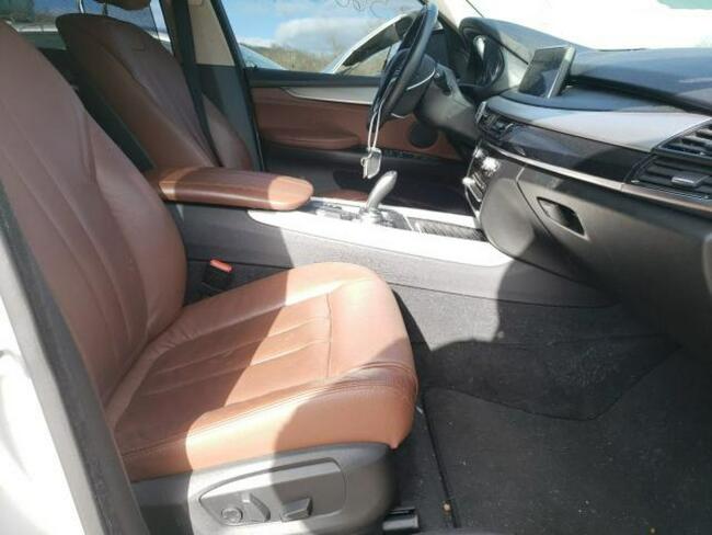 BMW X5 2014, 3.0L, uszkodzony bok