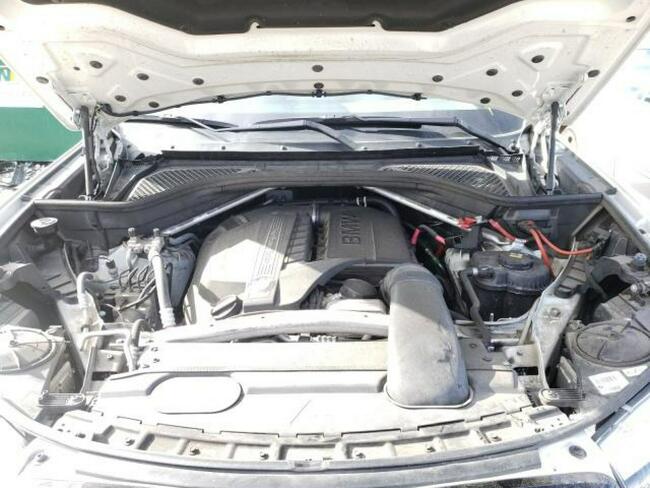 BMW X5 2014, 3.0L, uszkodzony bok