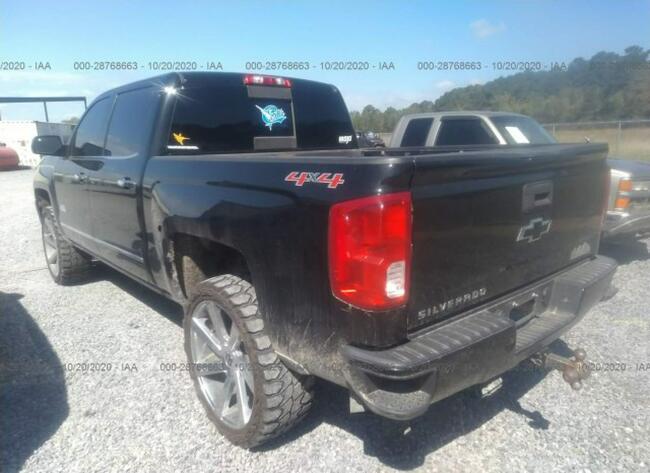 Chevrolet Silverado 2017, 5.3L, 4x4, lekko uszkodzony przód