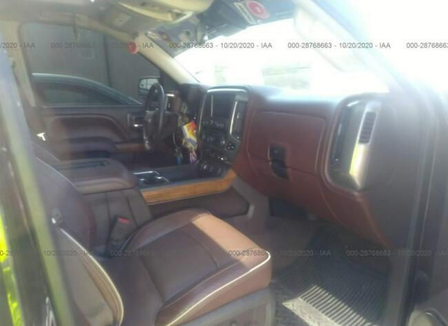 Chevrolet Silverado 2017, 5.3L, 4x4, lekko uszkodzony przód