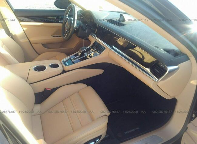 Porsche Panamera 2019, 3.0L, uszkodzony przód