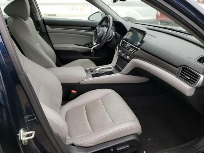 Honda Accord 2019, 2.0L hybryda, lekko uszkodzony przód