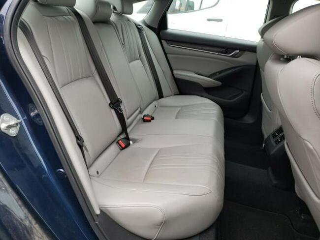 Honda Accord 2019, 2.0L hybryda, lekko uszkodzony przód