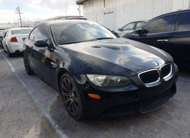BMW M3 2010, 4.0L, porysowany lakier