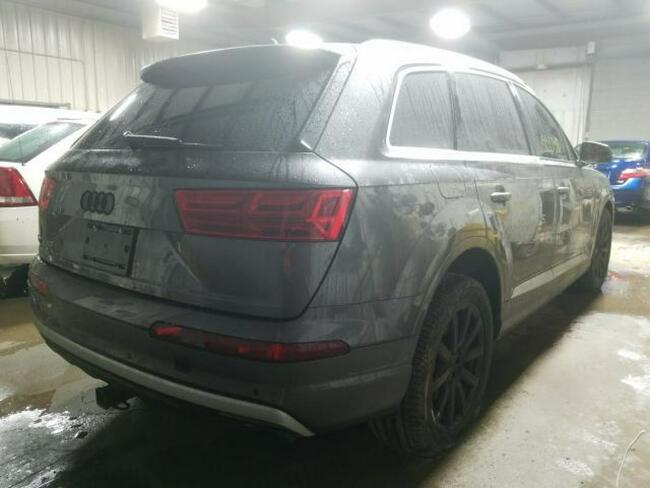 Audi Q7 2019, 3.0L, 4x4, porysowany lakier