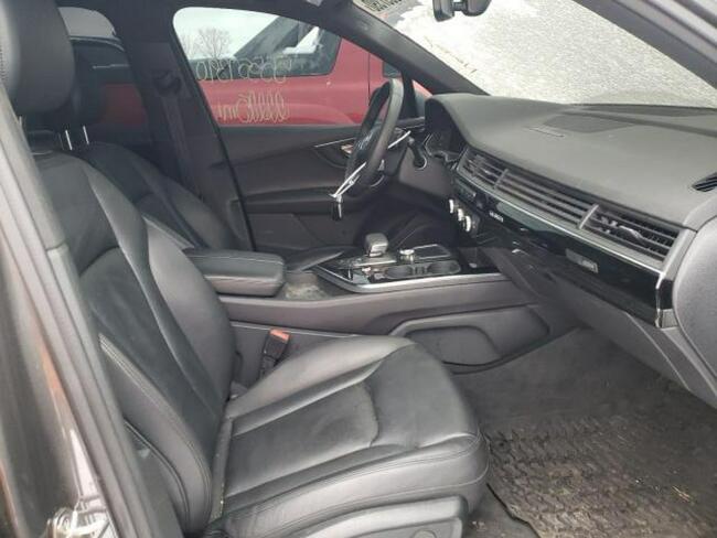 Audi Q7 2019, 3.0L, 4x4, porysowany lakier